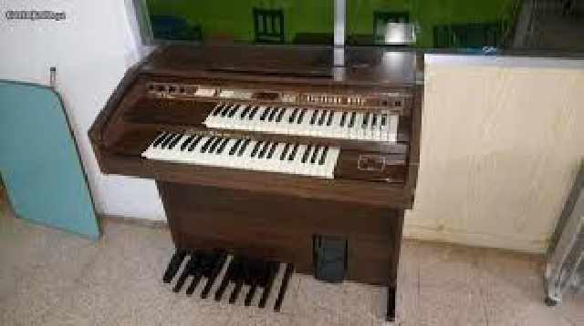 Foto 1 - Vendo um piano orgo ronednil
